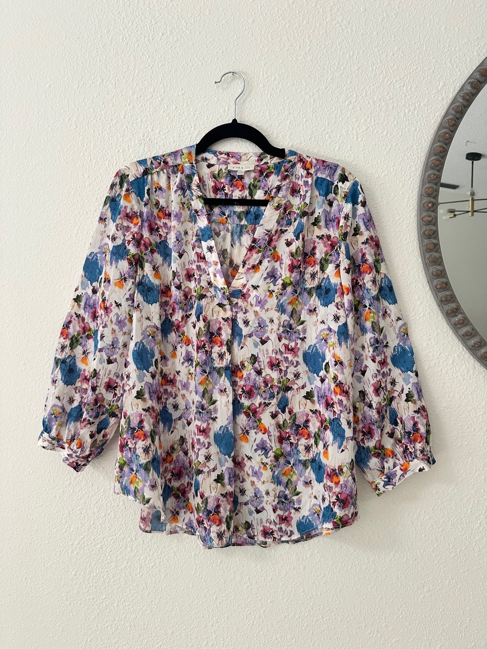 Floral V-Neck Button-Front Blouse in Multicolor